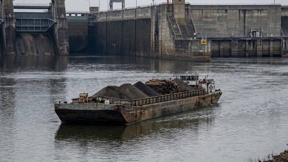 Irtysh River's Low Water Levels Imperil Kazakh Shipping Sector Irtysh River's Low Water Levels Imperil Kazakh Shipping Sector